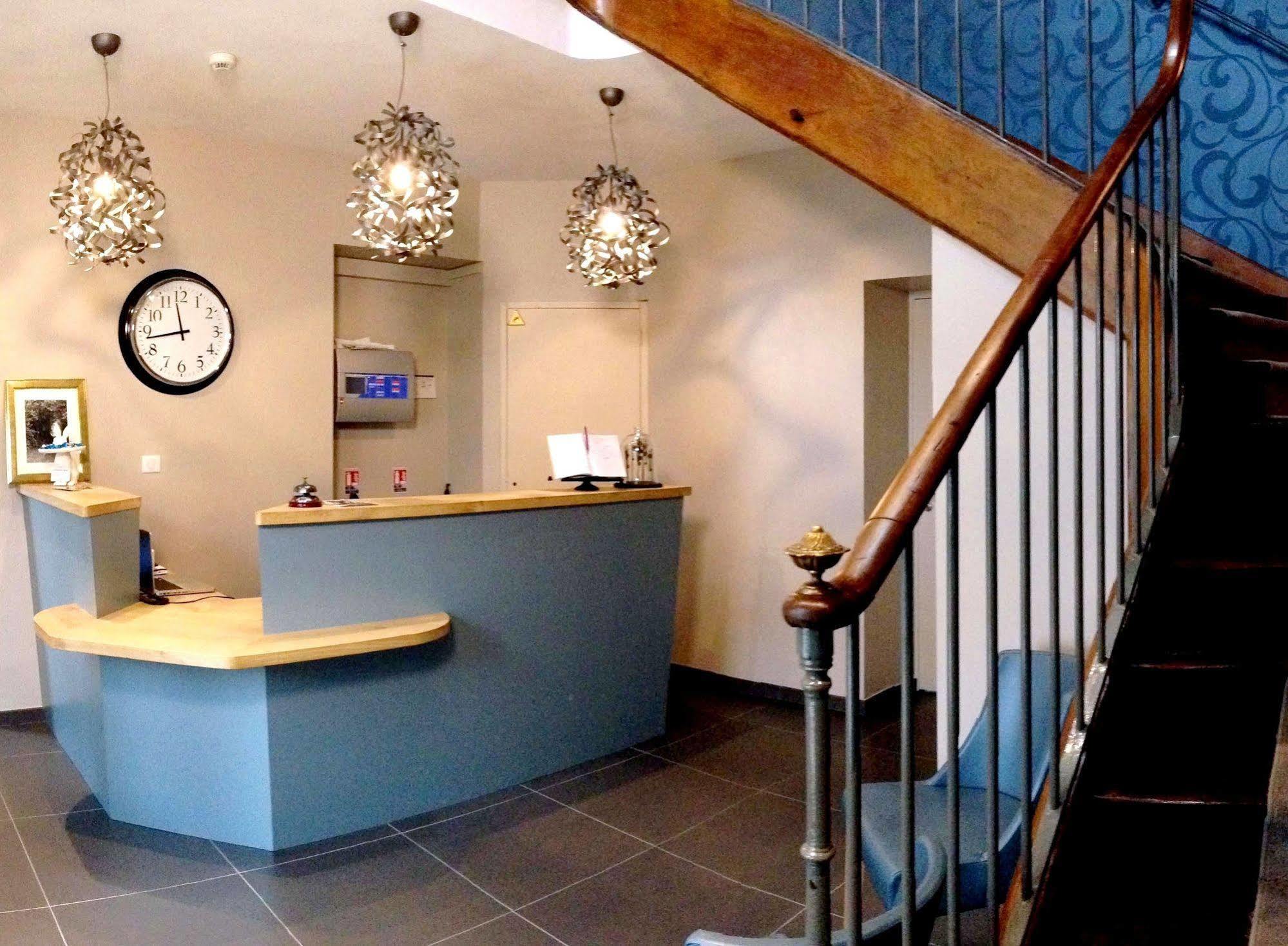 Logis - De L'abbaye Hotel 3*