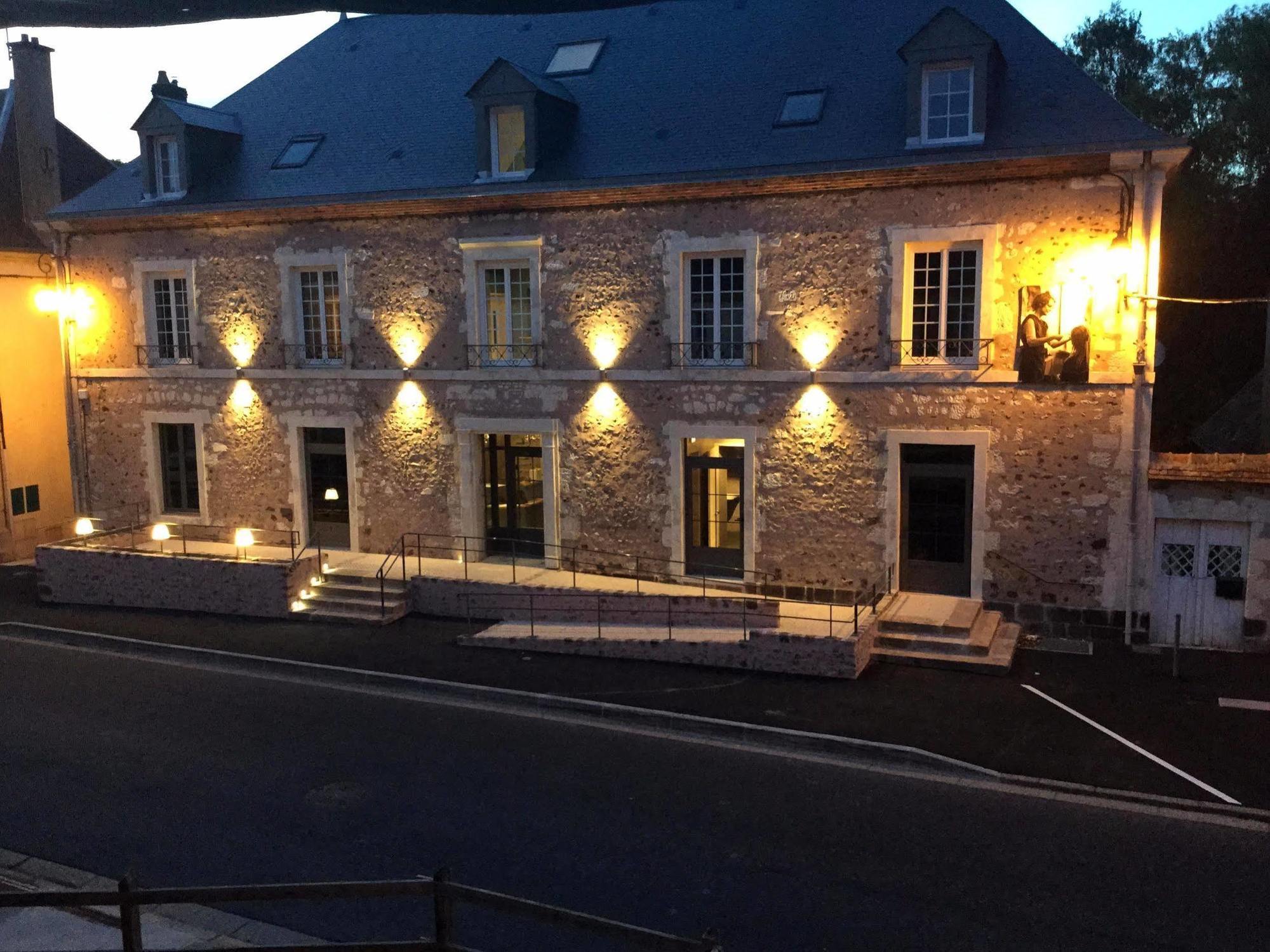 Logis - De L'abbaye Hotel